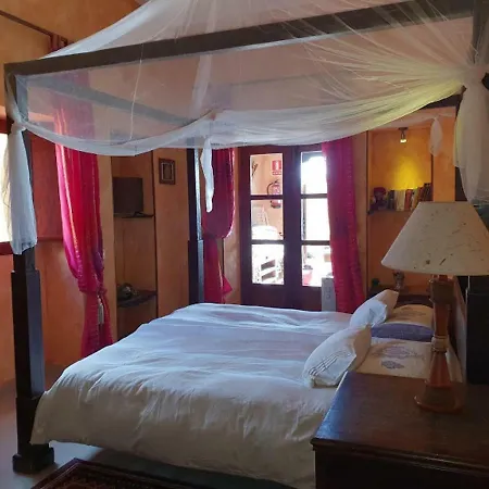 Almendro Tatil Evi Arico Viejo